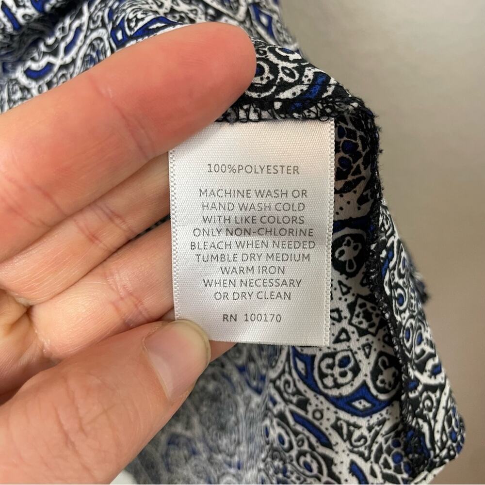 CYNTHIA ROWLEY Lightweight Blue Patterned Women's Top w/ Back Slit Size M - Picture 3 of 7